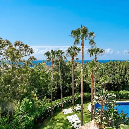 Luxury Penthouse With Sea Views In Golden Mile, Puente Area Marbella
