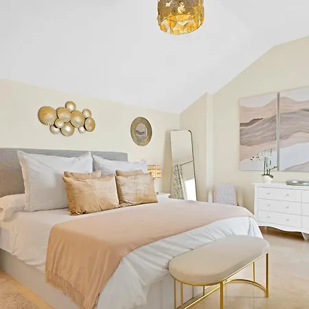 Apartment Luxury Penthouse With Sea Views In Golden Mile, Puente Area