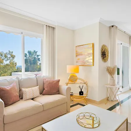 Luxury Penthouse With Sea Views In Golden Mile, Puente Area Apartment Marbella