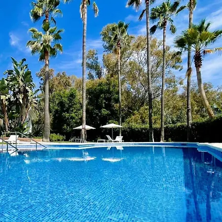 Luxury Penthouse With Sea Views In Golden Mile, Puente Area Apartment