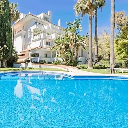 Luxury Penthouse With Sea Views In Golden Mile, Puente Area
