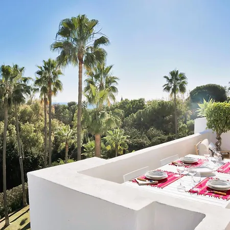 Luxury Penthouse With Sea Views In Golden Mile, Puente Area Marbella