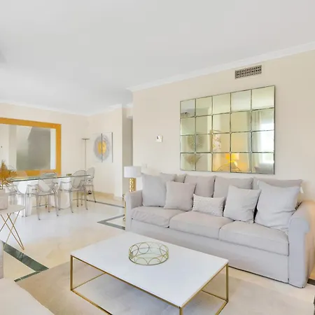 Apartment Luxury Penthouse With Sea Views In Golden Mile, Puente Area *