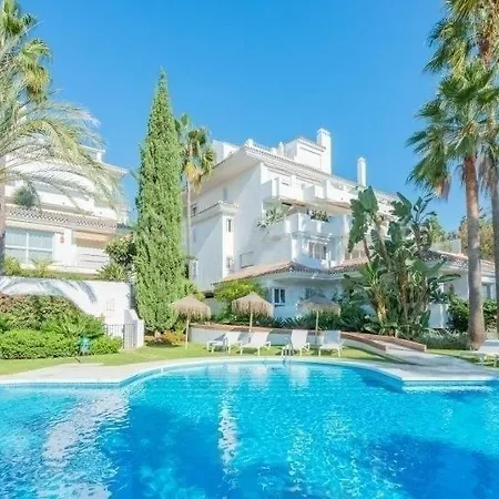 Luxury Penthouse With Sea Views In Golden Mile, Puente Area Apartment