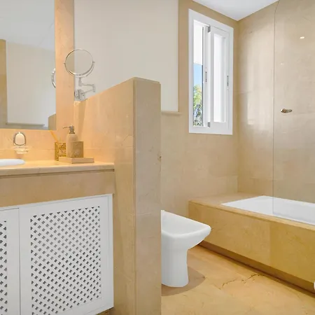 Luxury Penthouse Sea Views In Puente Area, Golden Mile
